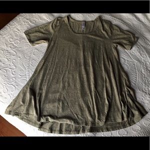 📍SOLD* LulaRoe Perfect Tee